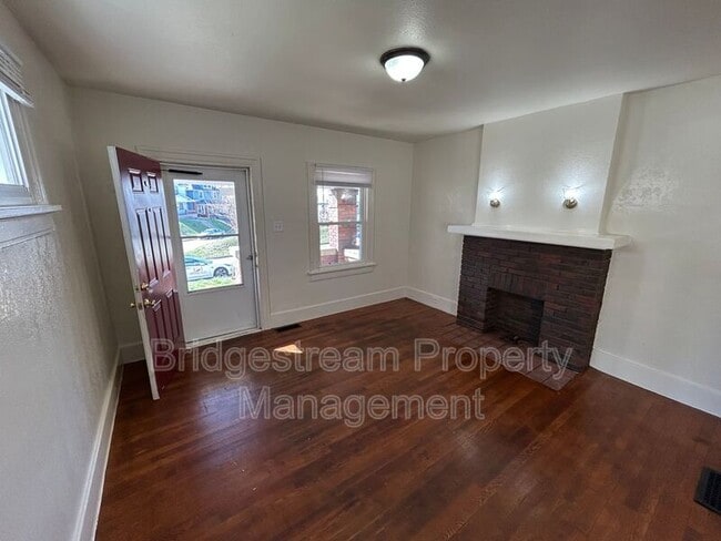 Building Photo - 1038 Walnut Hill Pl