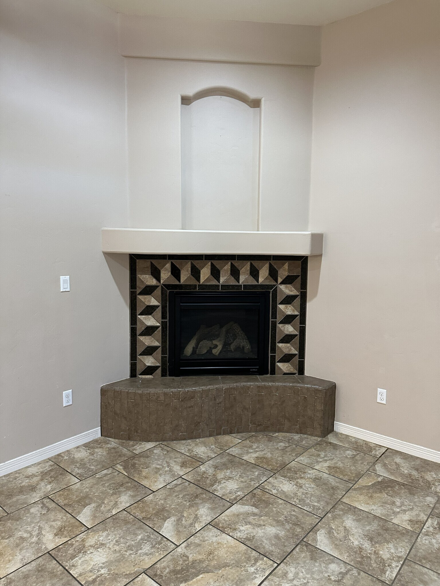 Building Photo - 7470 Sierra Linda Ct