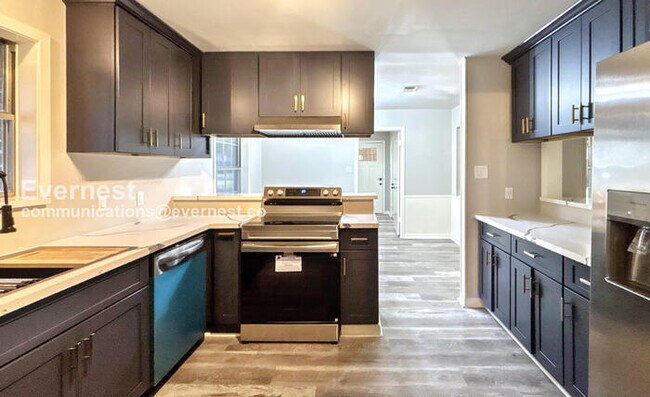 Building Photo - PROMO: Get $500 off the first month’s rent when you sign the lease today!! / Spacious Home with G...