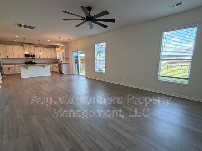 Building Photo - 1097 Sapphire Dr