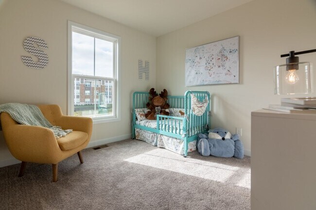 Building Photo - Blacksburg, 3BR / 2.5 BA, Beautiful Townhome available in April 2026