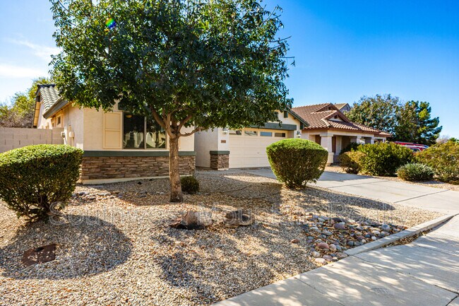 Building Photo - 38426 N Beverly Ave