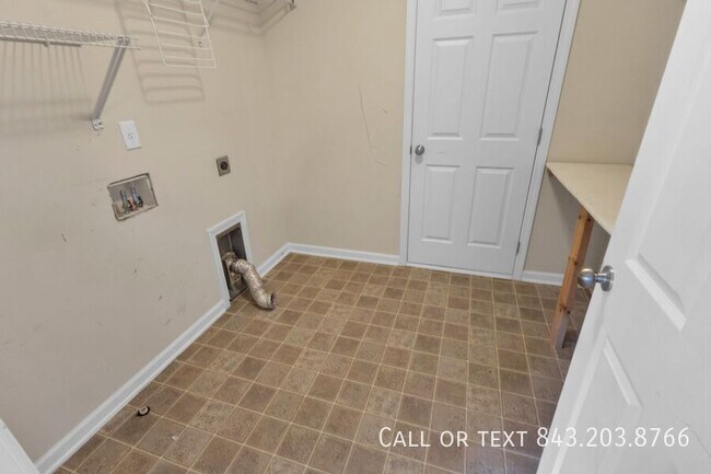 Building Photo - 512 Chaff Ln