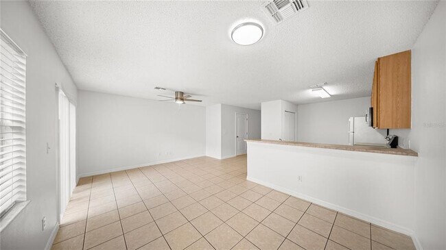 Building Photo - 12649 Somerset Oaks St
