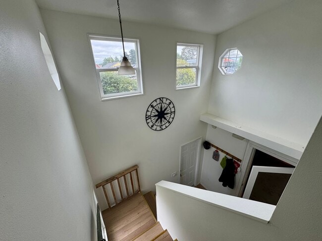 Building Photo - Black Raven Cottage in Historic Seaview ~ ...