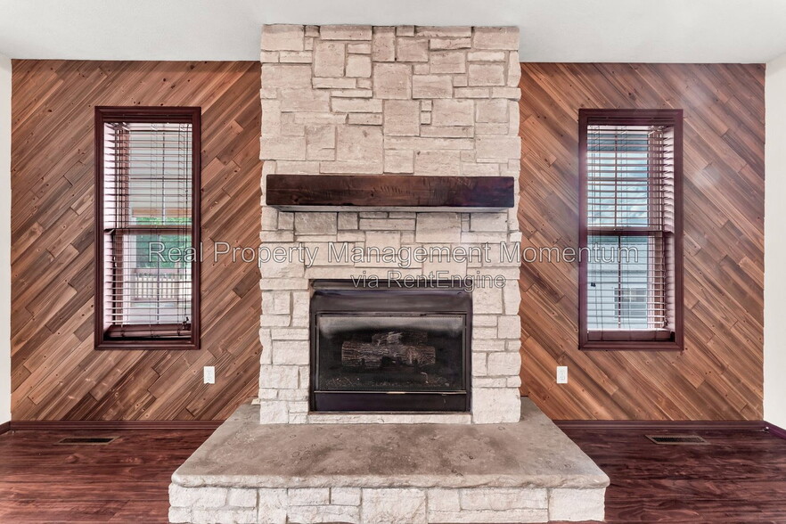 Building Photo - 813 Daniel Ln