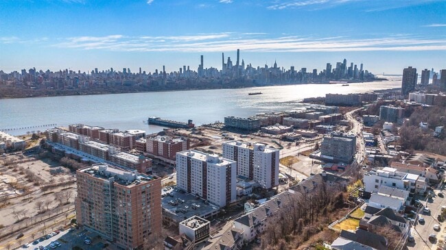 Building Photo - 19 Legend Hills Dr