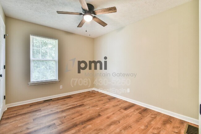 Building Photo - 138 Sunset Oaks Dr