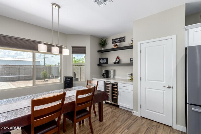 Building Photo - 8944 W Century Dr