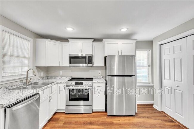 Building Photo - 1024 W 39th St