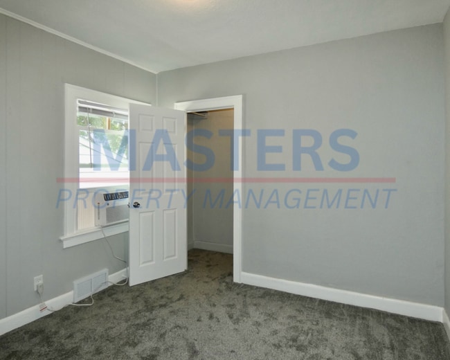 Building Photo - 229 Van Buren Ave