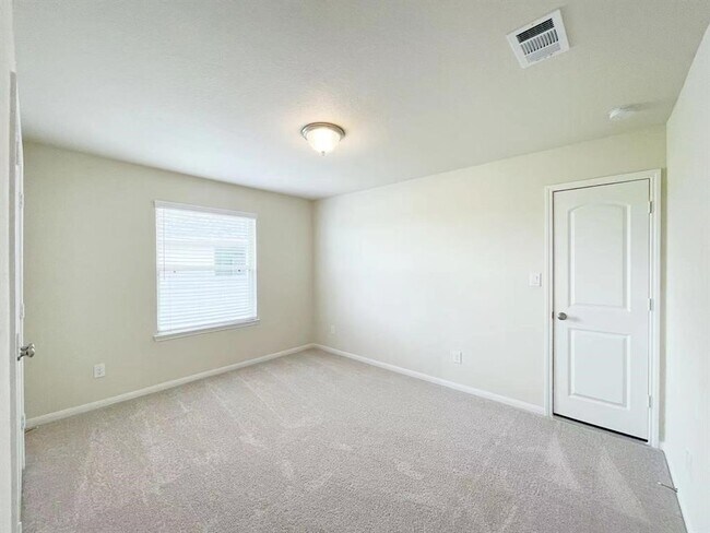 Building Photo - 4403 Silvergrass Ln