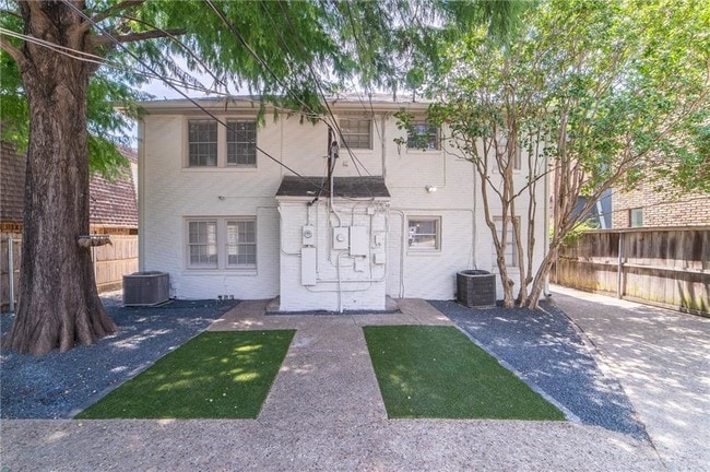 Building Photo - 4422 Emerson Ave