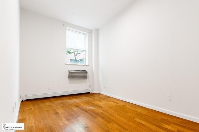 Building Photo - 200 Sackett St