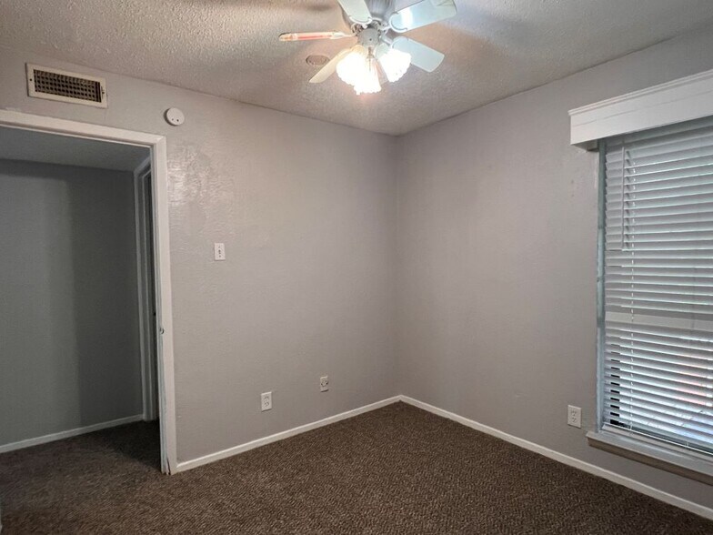 Building Photo - 324 Arborview Dr