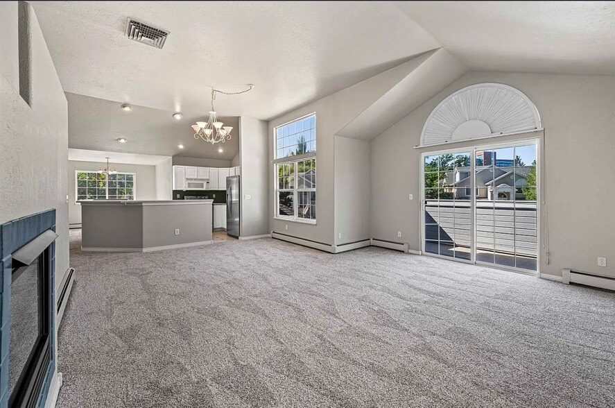 Building Photo - 712 Glen Ct