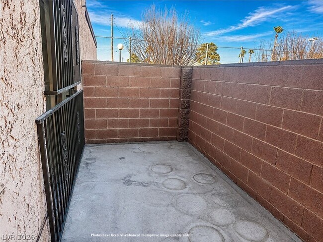 Building Photo - 4338 Caliente St