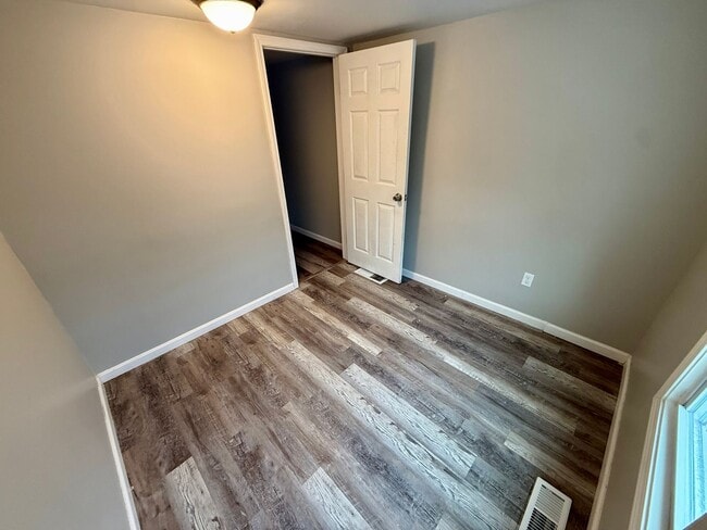 Building Photo - 3 Bed 1 Bath - Single family house, Taylor-Berry Neighborhood