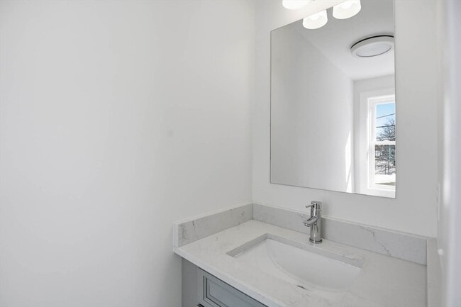 Building Photo - 23 Blake St