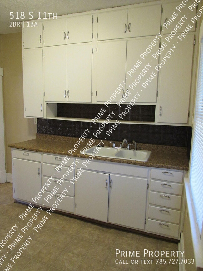 Building Photo - 518 S 11th-