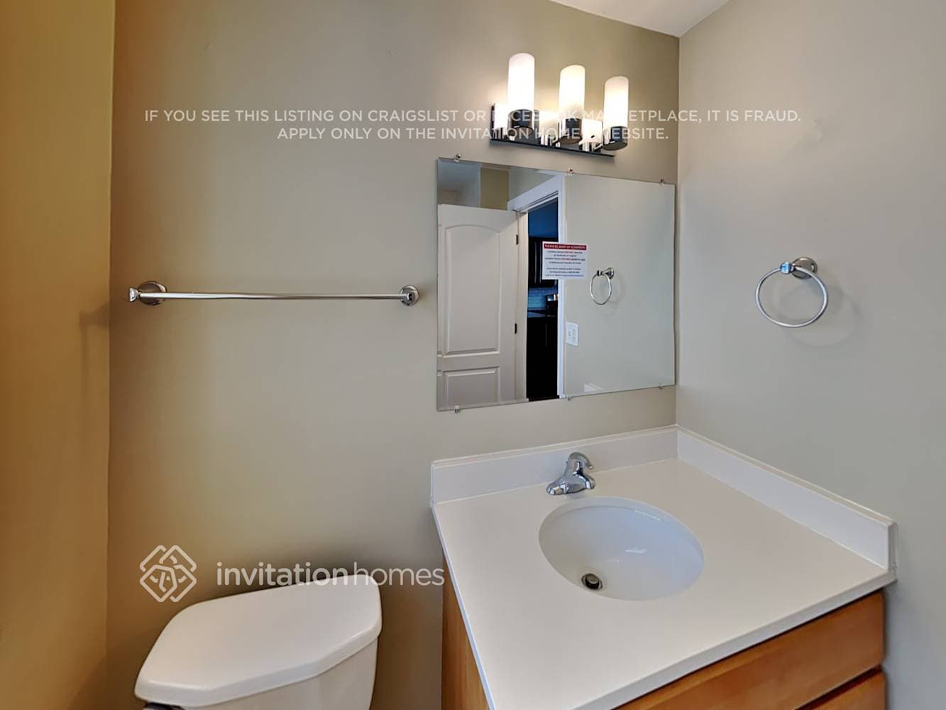 Building Photo - 5451 N Nagle Ave