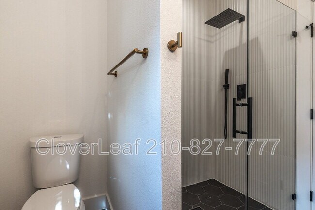 Building Photo - 1934 Lamar St