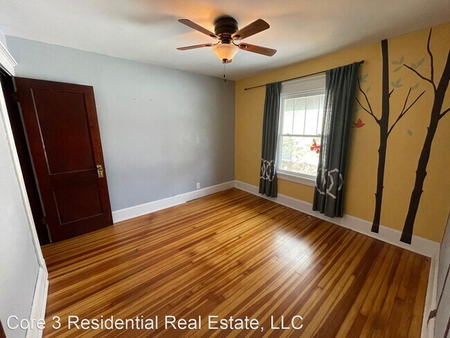 Building Photo - 3 br, 2 bath House - 803 E Grove St