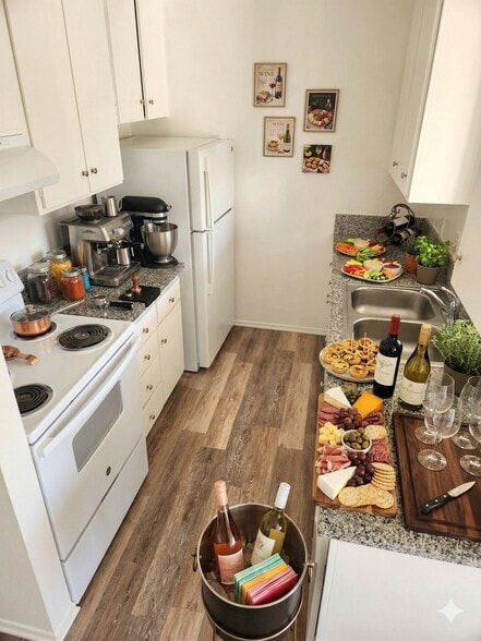 Building Photo - 8726 Independence Ave