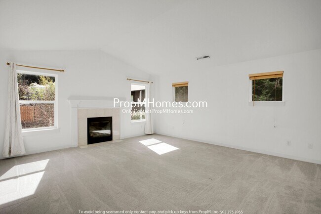 Building Photo - Spacious Bull Mountain 4 Bedroom Home - Huge Yard!