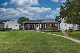 Building Photo - 2744 Helen St