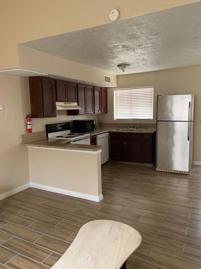 Building Photo - 5148 Greene Ln