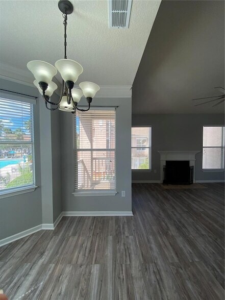 Building Photo - 10504 Villa View Cir