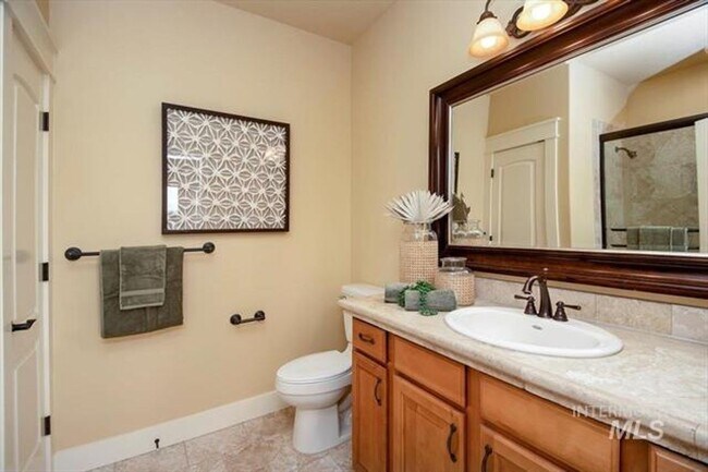 Building Photo - Exquisite home on acreage in Star