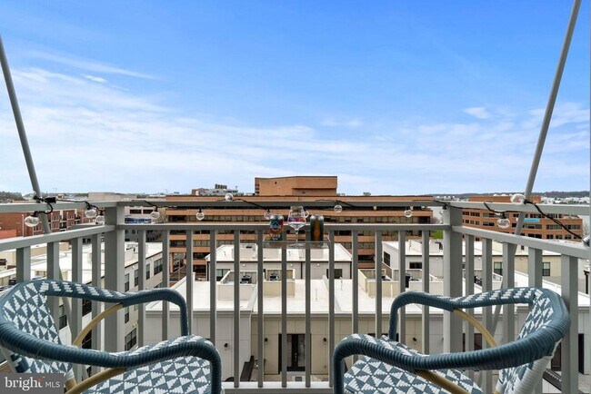 Building Photo - 925 N Fairfax St