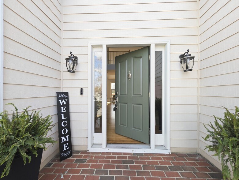 Building Photo - 6624 Barton Creek Dr