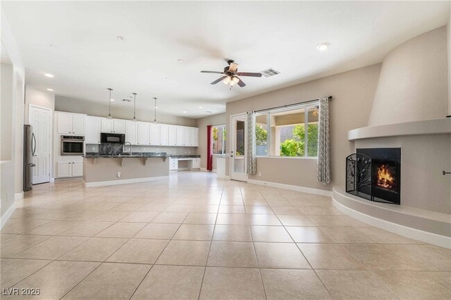 Building Photo - 2475 Blackcraig St