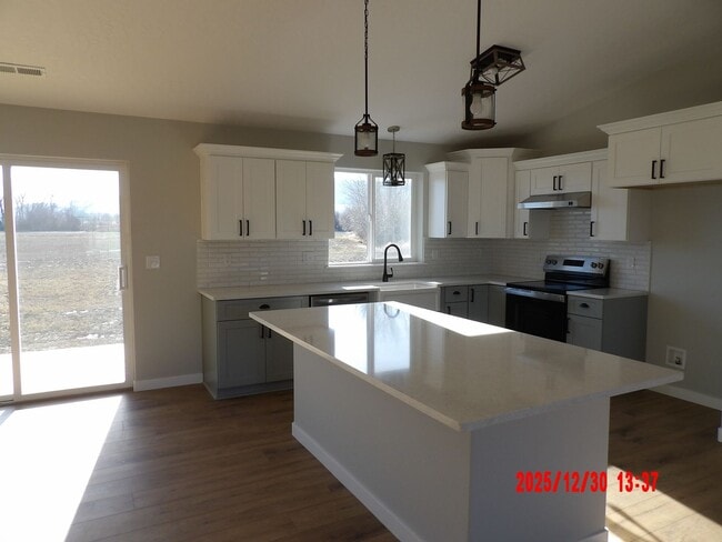 Building Photo - BRAND NEW 3 Bedroom House