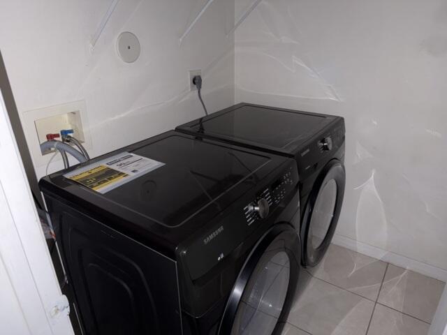 Building Photo - 5016 Lantana Rd