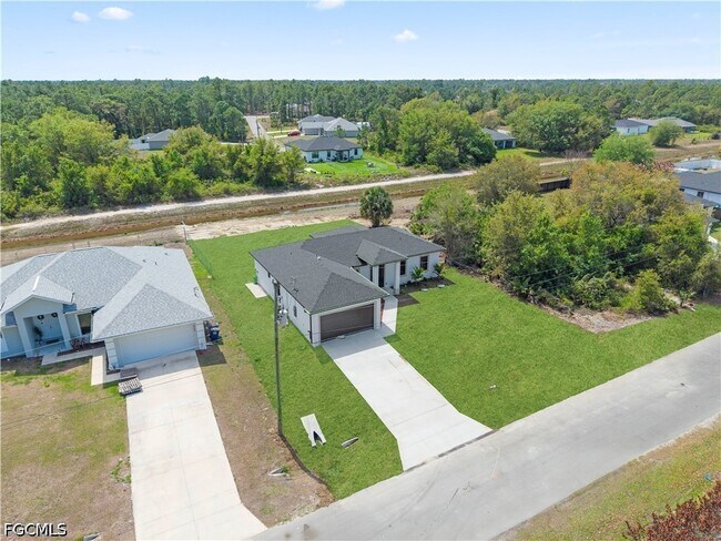 Building Photo - 2705 Darlene Pl