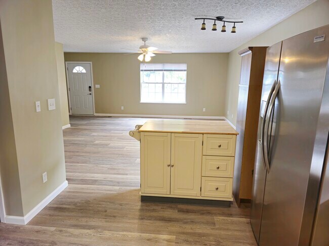 Building Photo - 110 Wakeman Ln