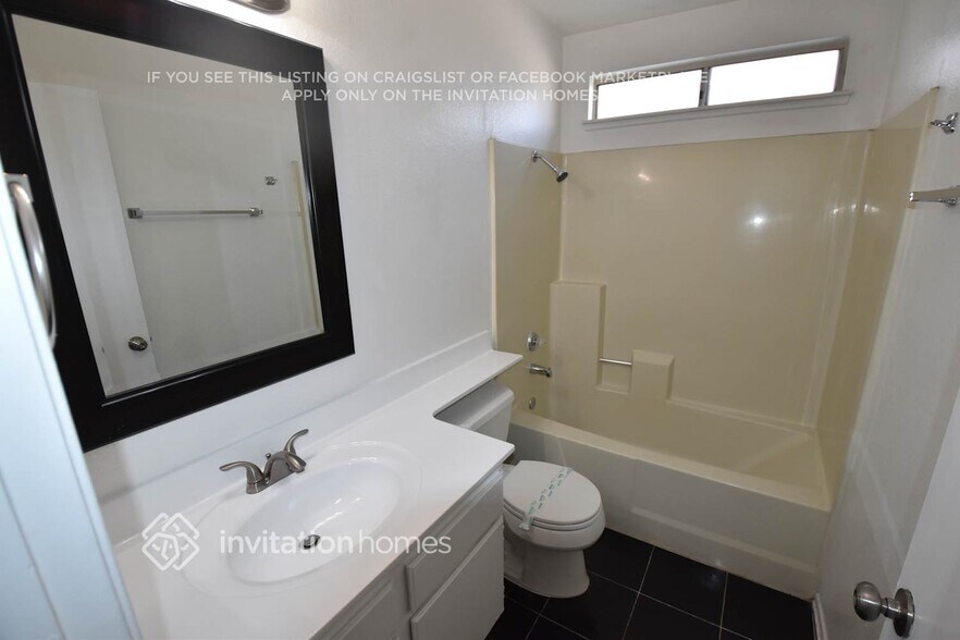 Building Photo - 1101 Oakwood Ave