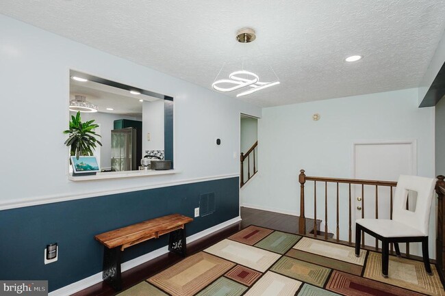 Building Photo - 3760 Bonnybridge Pl