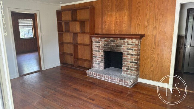 Building Photo - 416 Pinehurst Pl