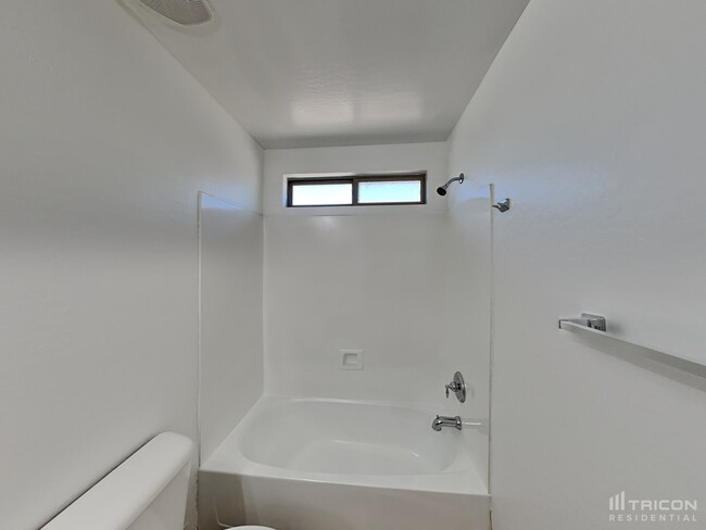 Building Photo - 7351 W Alicia Dr