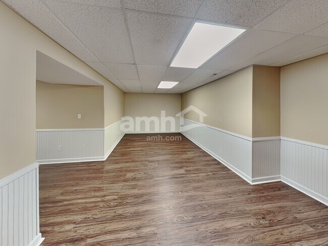 Building Photo - 1777 Woodstock Dr