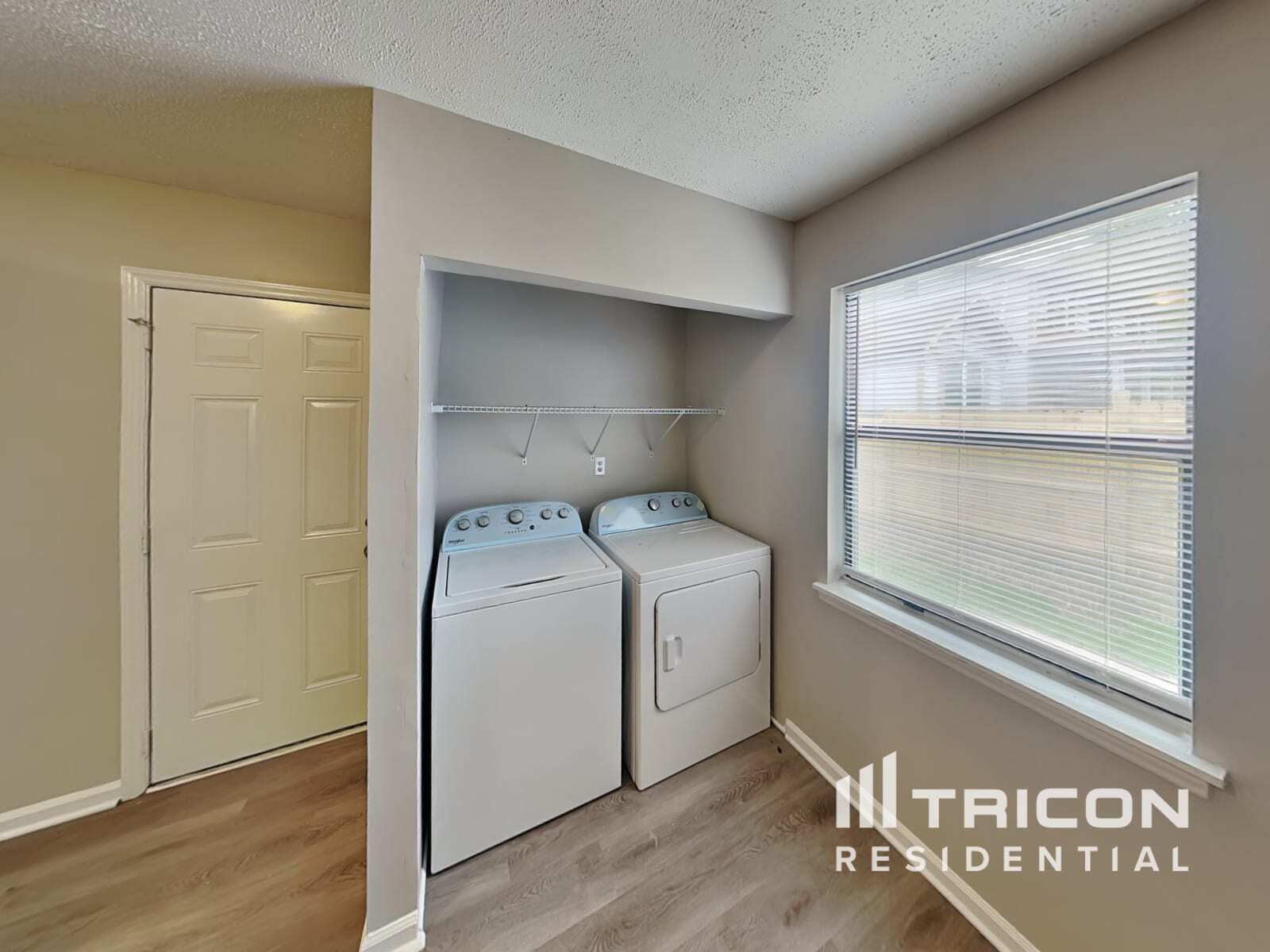 Building Photo - 6631 Flat Rock Dr