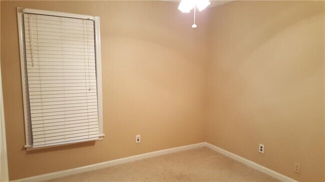 Building Photo - 2807 Forest Wood Dr