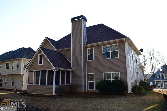 Building Photo - 45 Greenview Dr