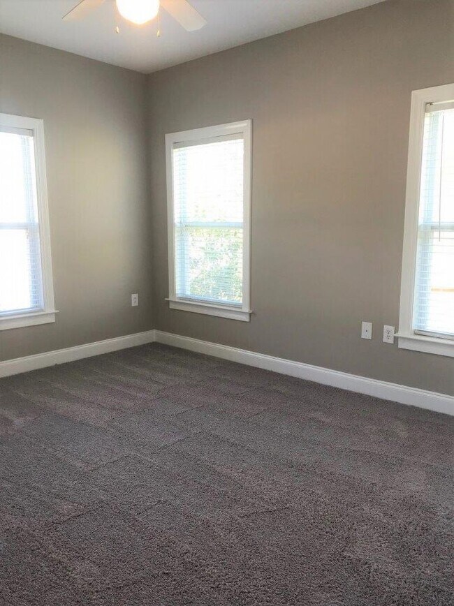 Building Photo - SHADY GROVES