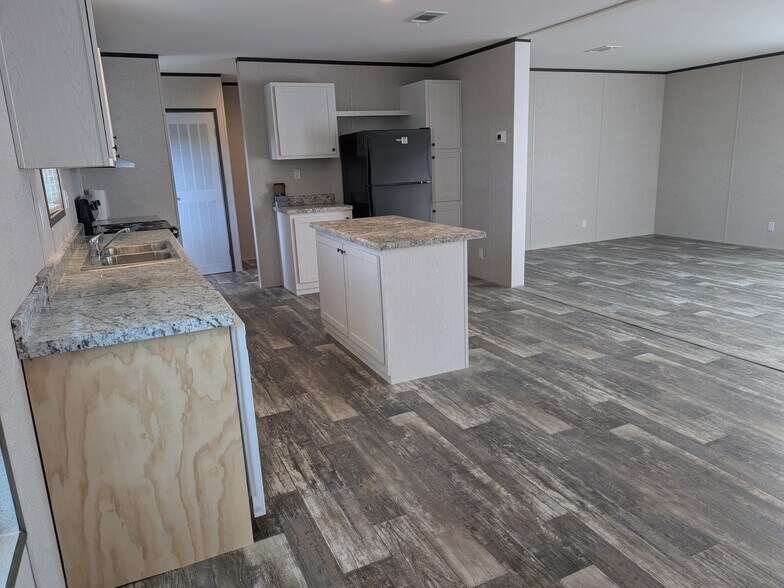 Building Photo - 3051 SW 50th St